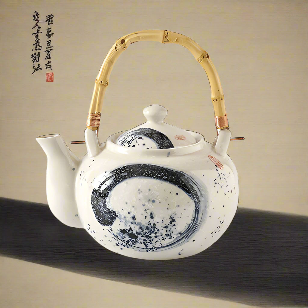 Japanese traditional "Geisha's Delight" teapot - 40oz