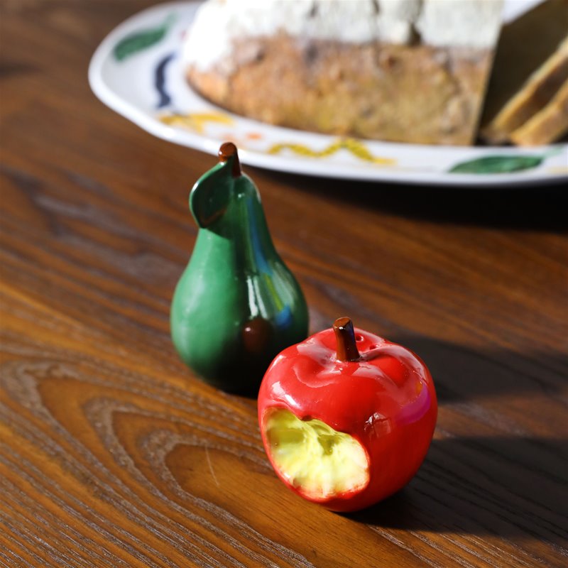 Apple  Pear Haines Salt  Pepper Shakers