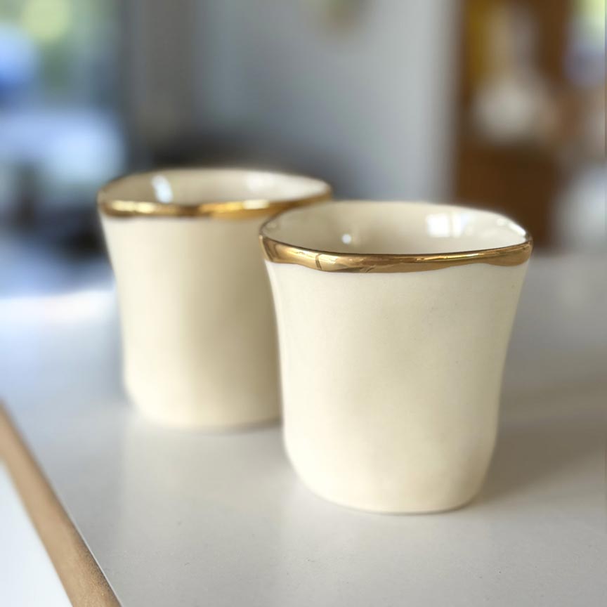 Porcelain Set of 2 Cups With Gold Rim