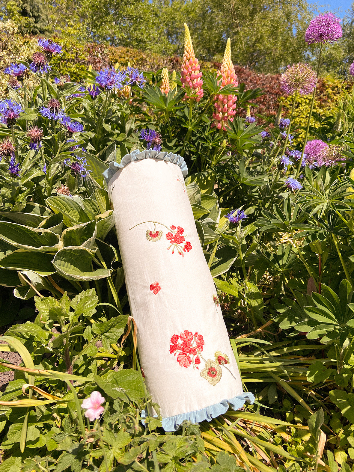 Geranium bolster