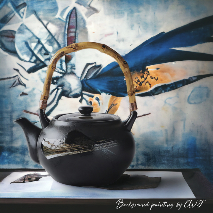 Japanese traditional "Dragonfly Serenade" teapot - 27oz