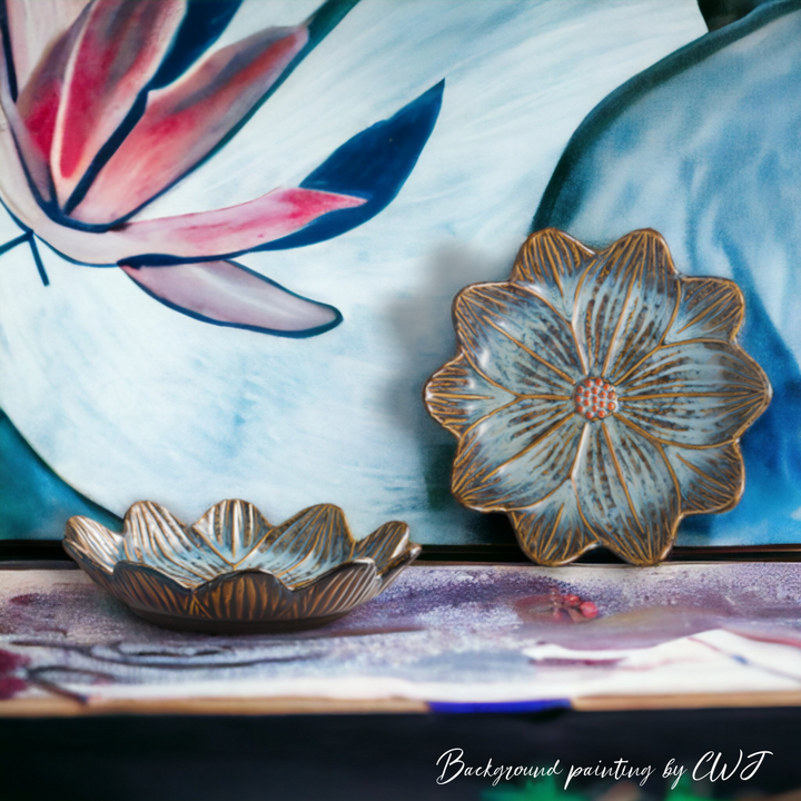 Handmade flower-shaped and artistic "Lotus" bowl