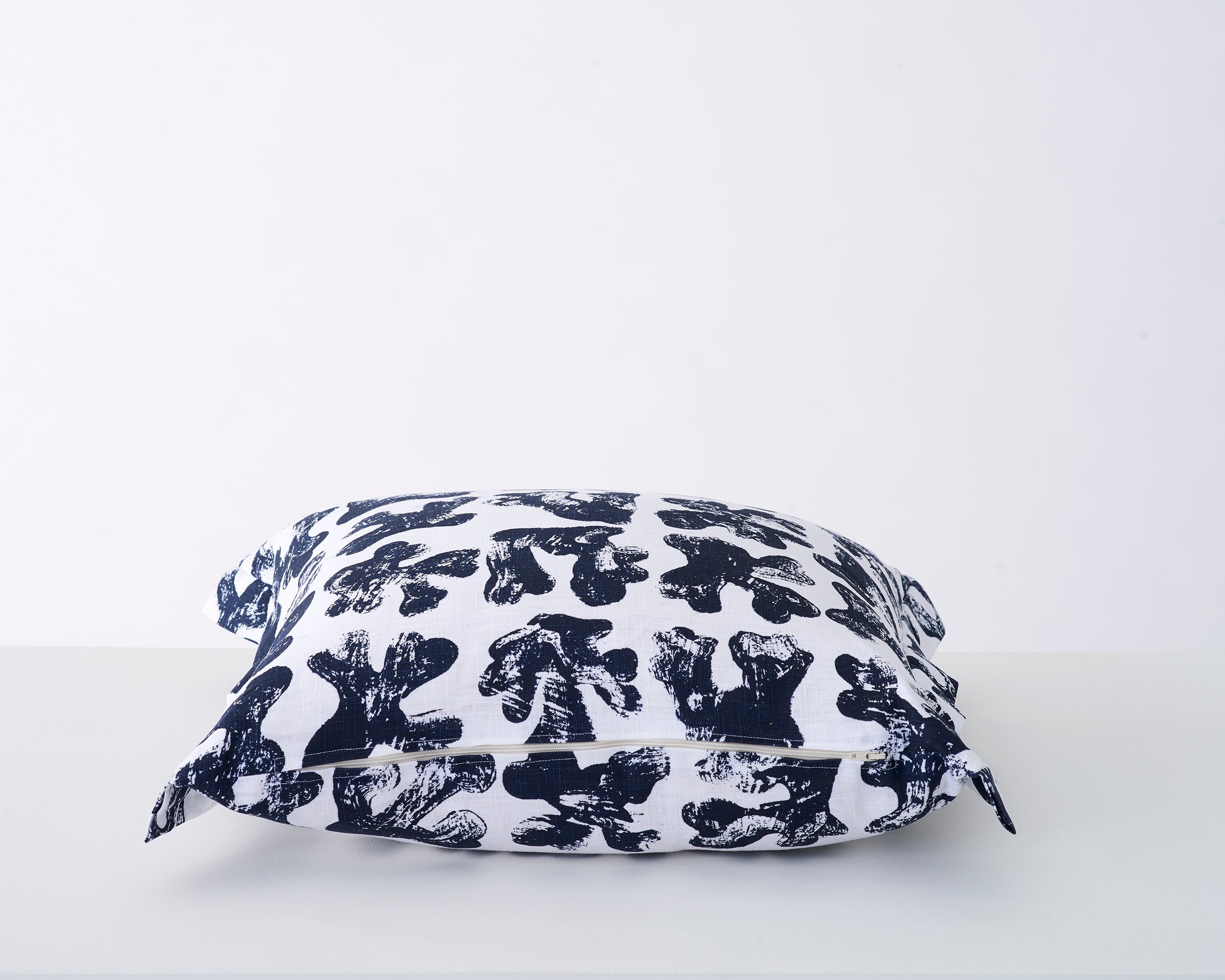 Seaweed Cushion | Deep Navy