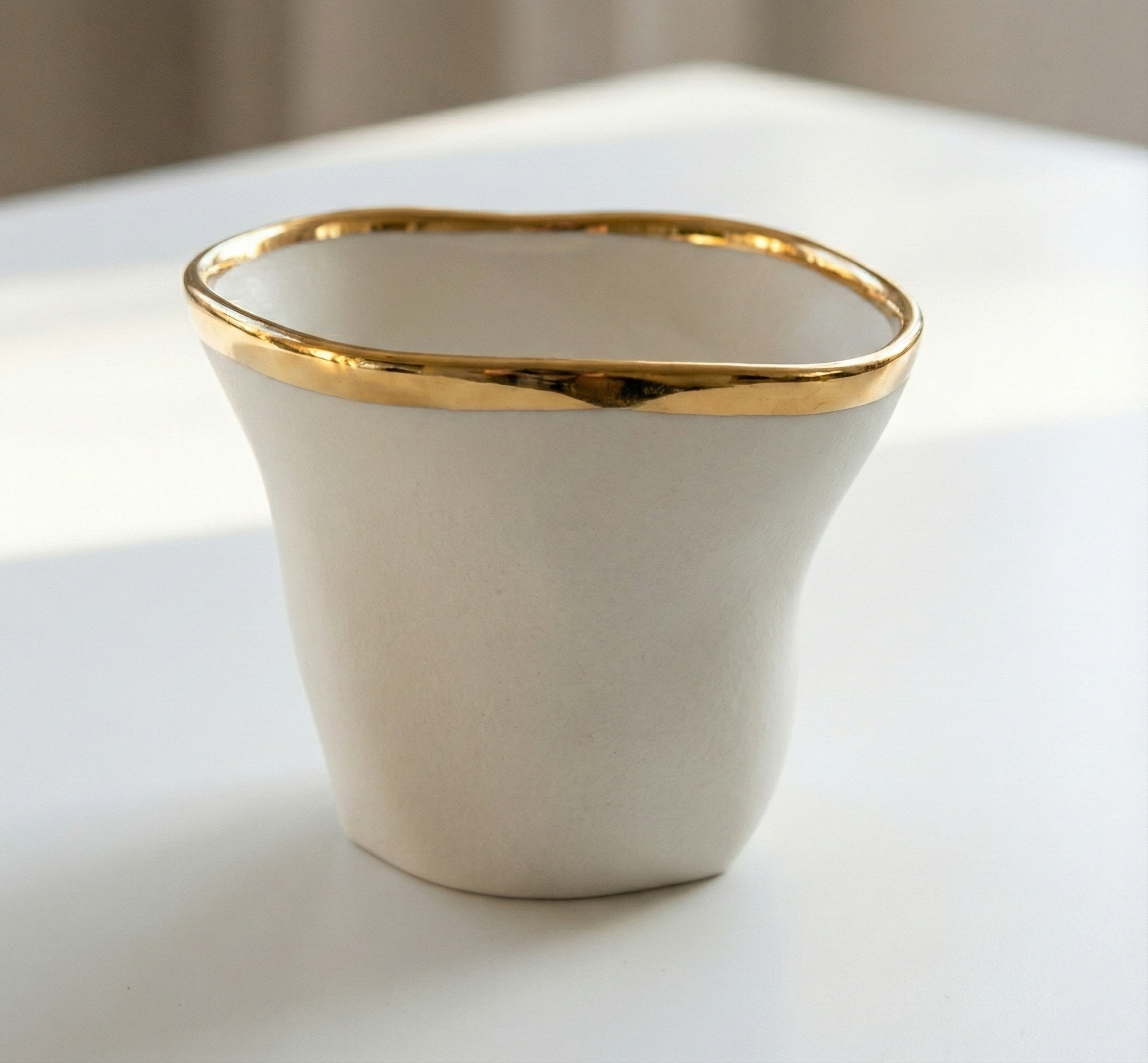 Porcelain Set of 2 Cups With Gold Rim