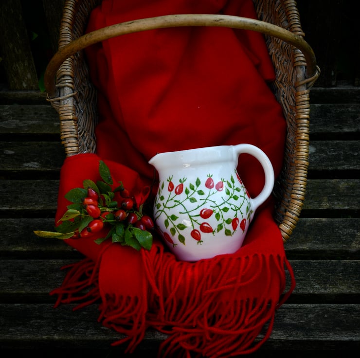 Rose Hip Rustic Pint Jug