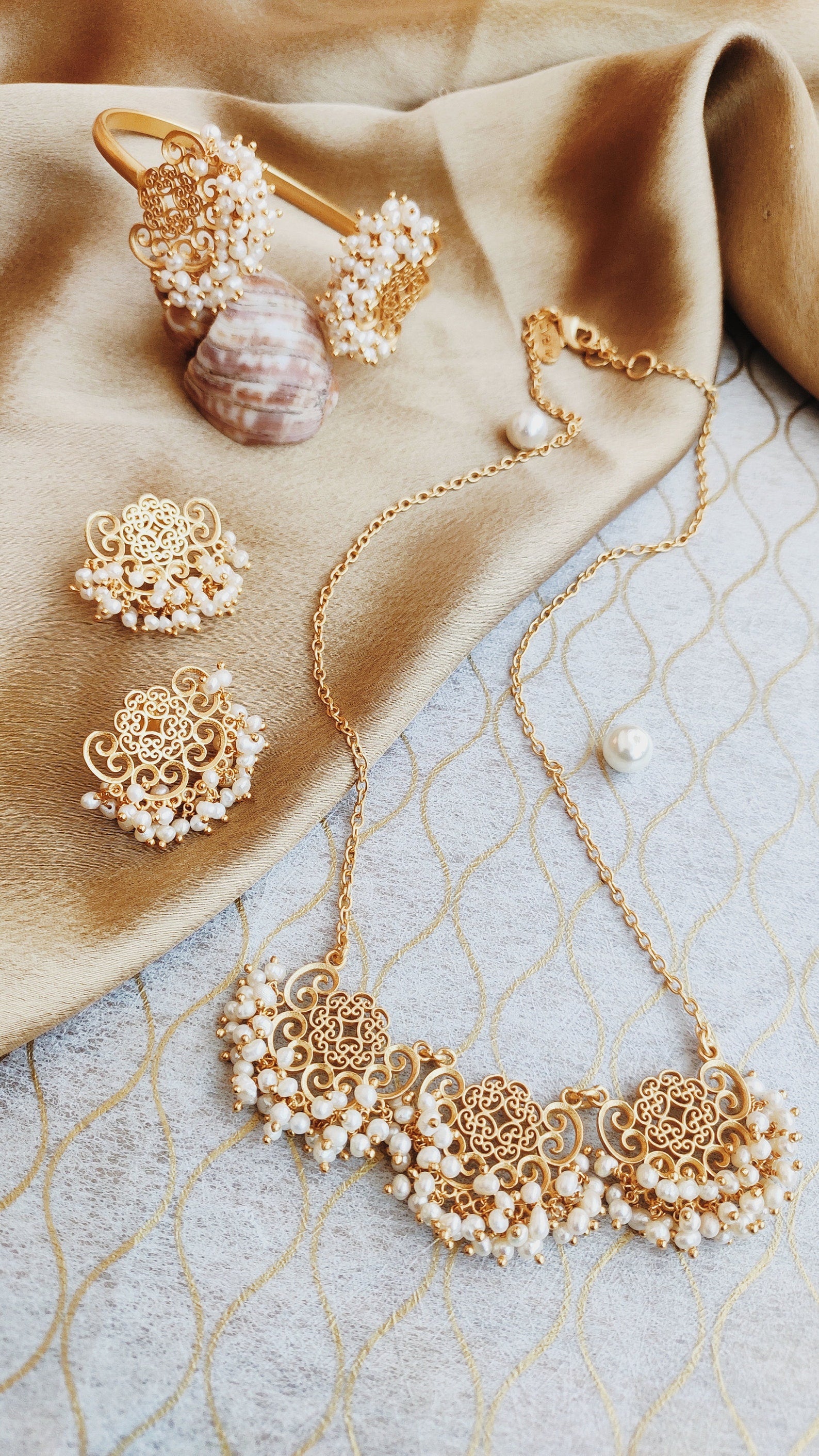 Vintage necklace with fresh water pearls- Delicate pearl necklace