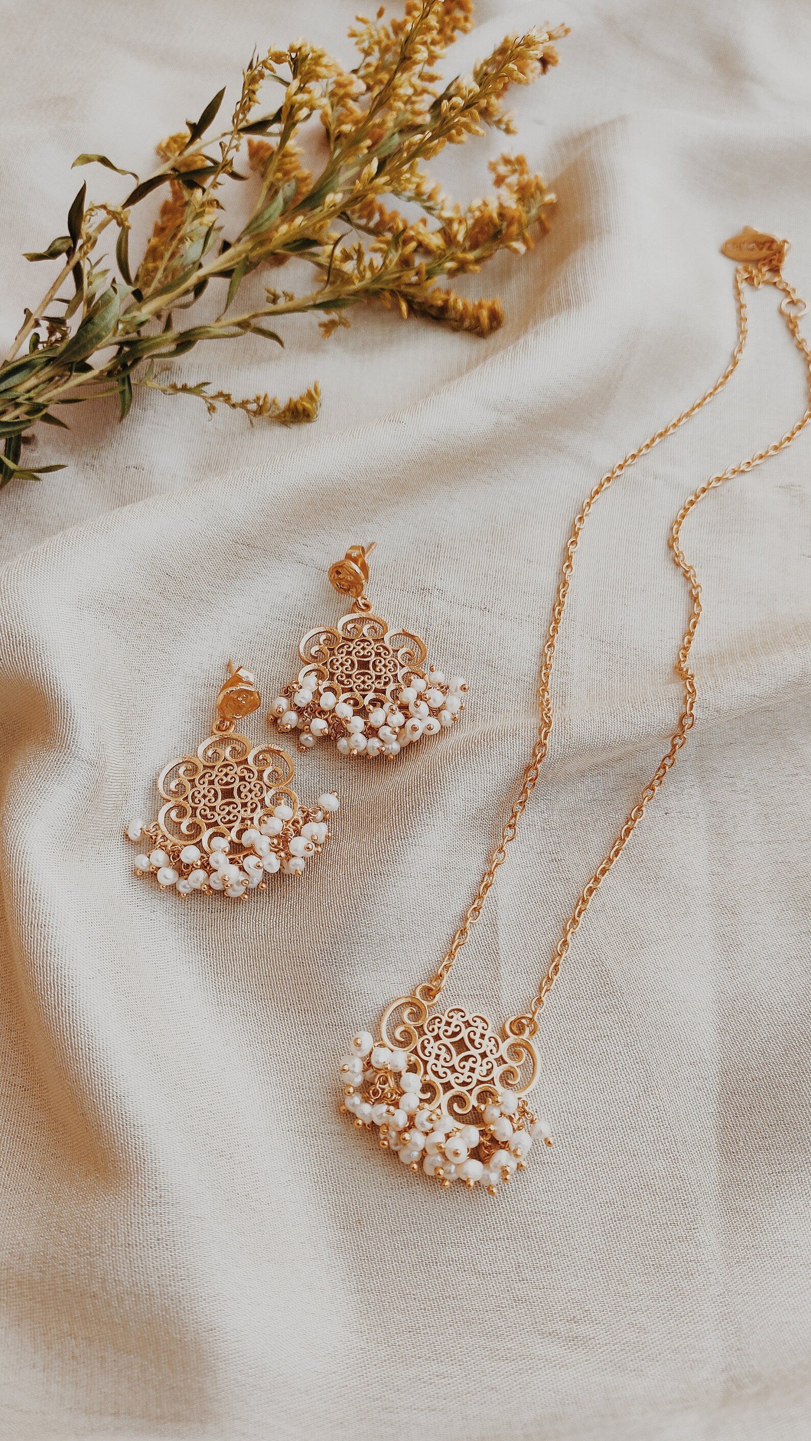 Small Gold Filigree Earrings with Pearls