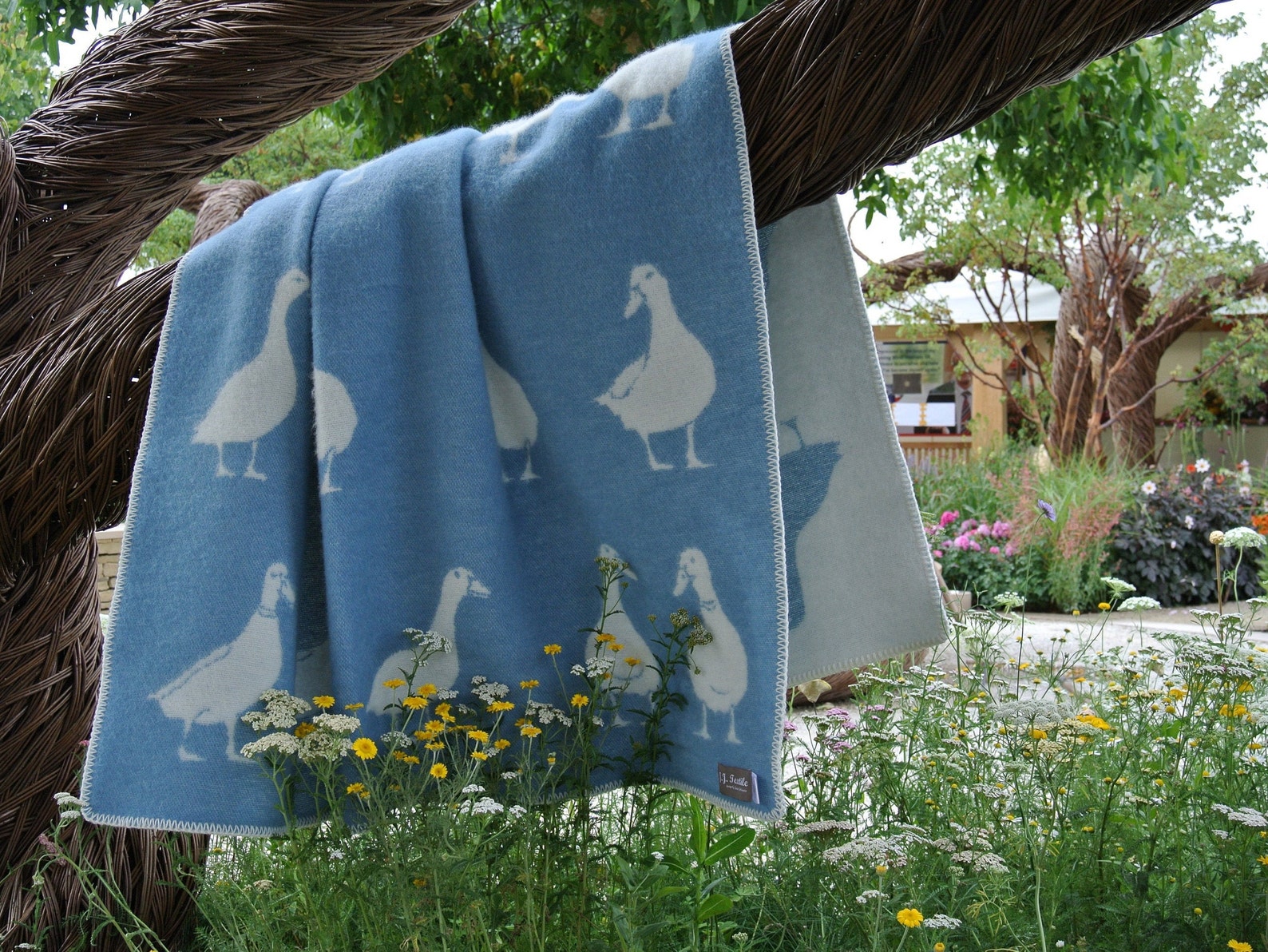 Blue Duck Wool Blanket | Blue and Off White Throw for Chair, Bed & Sofa | Fully Reversible