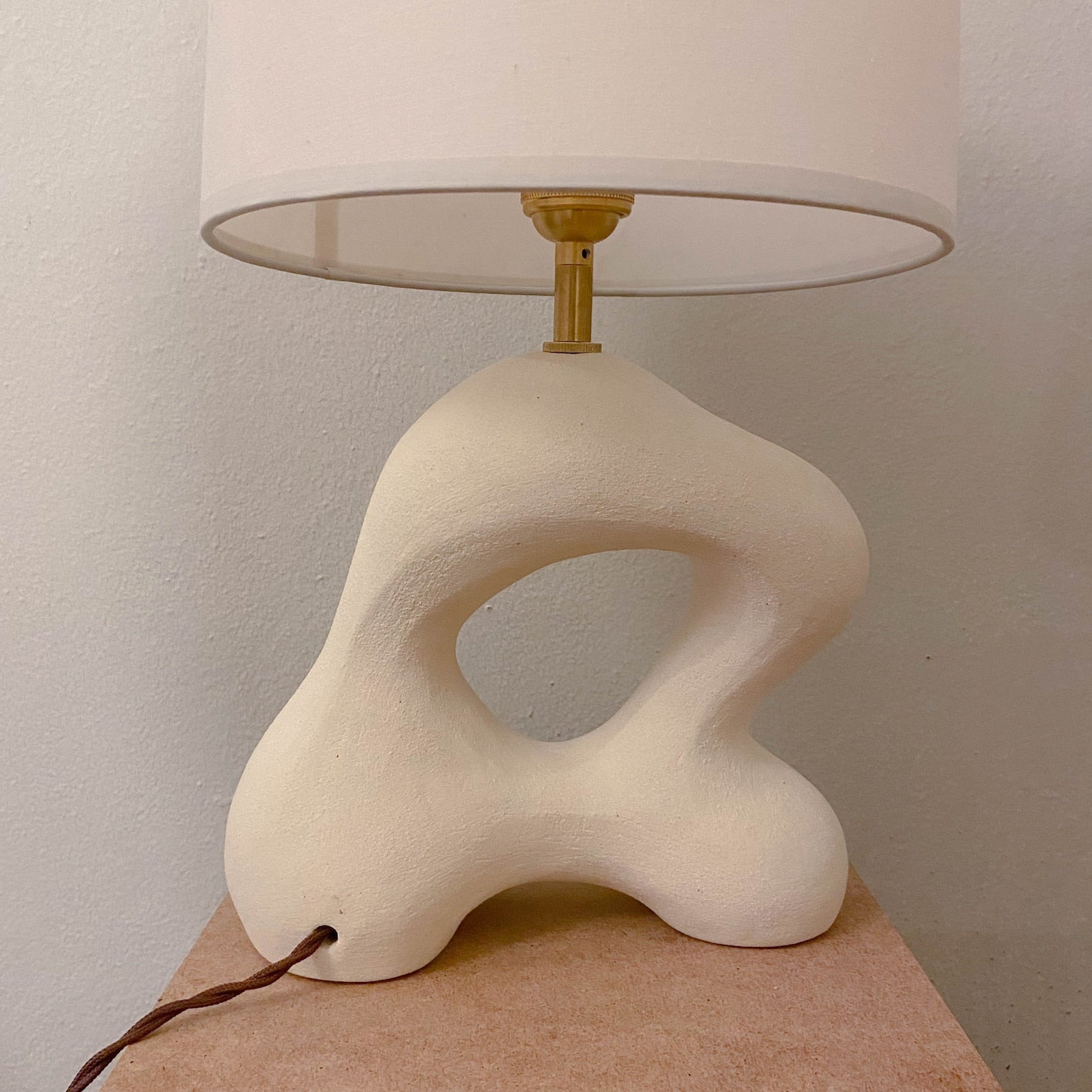 Absart Sculptural Ceramic Table Lamp for Home Decor