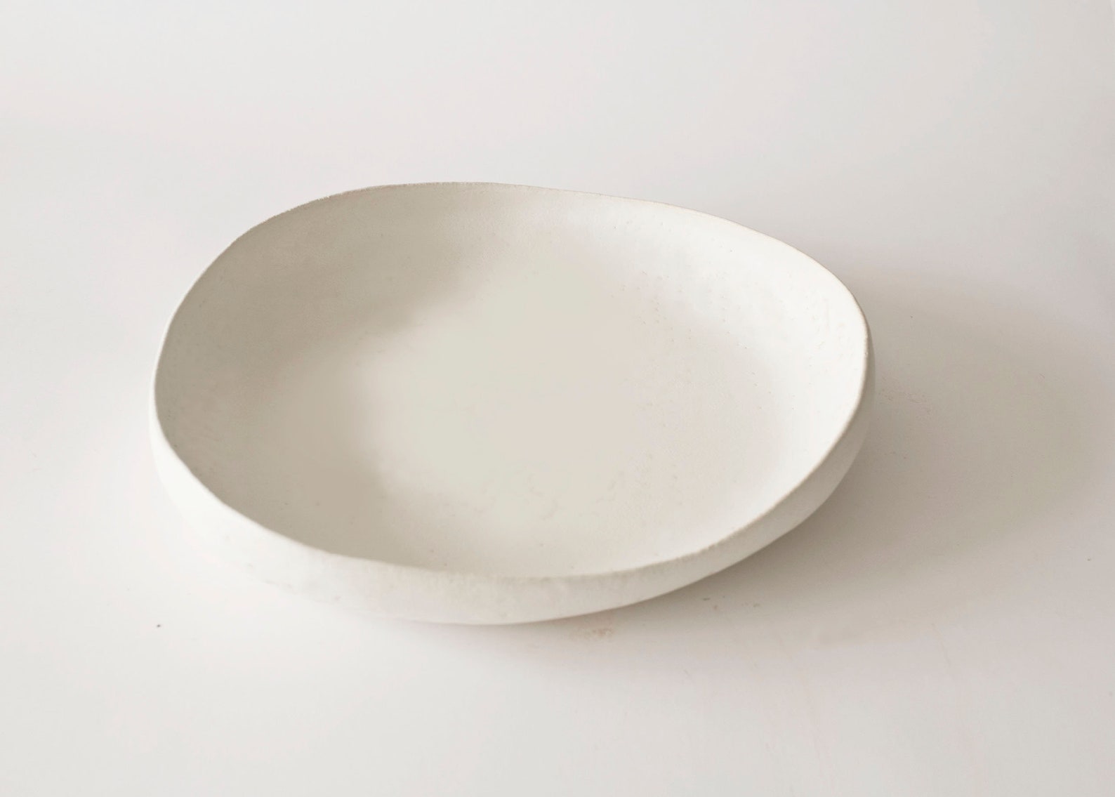 White minimalist Japanese vase - Zen style