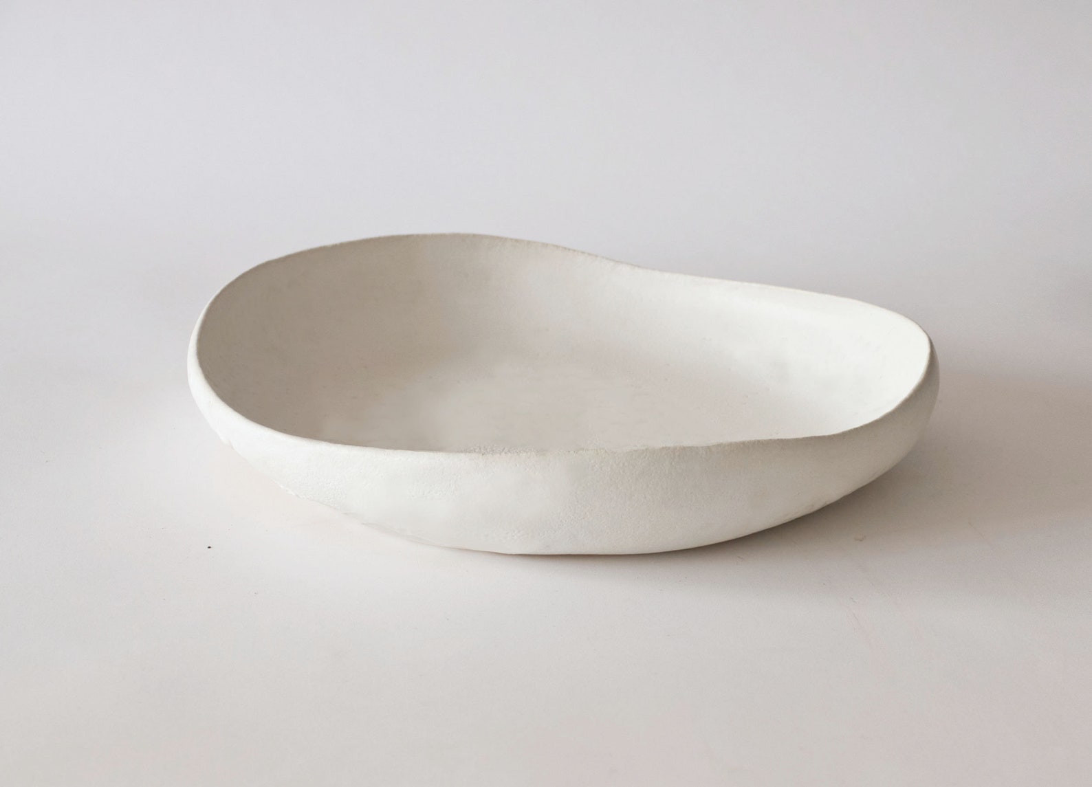 White minimalist Japanese vase - Zen style
