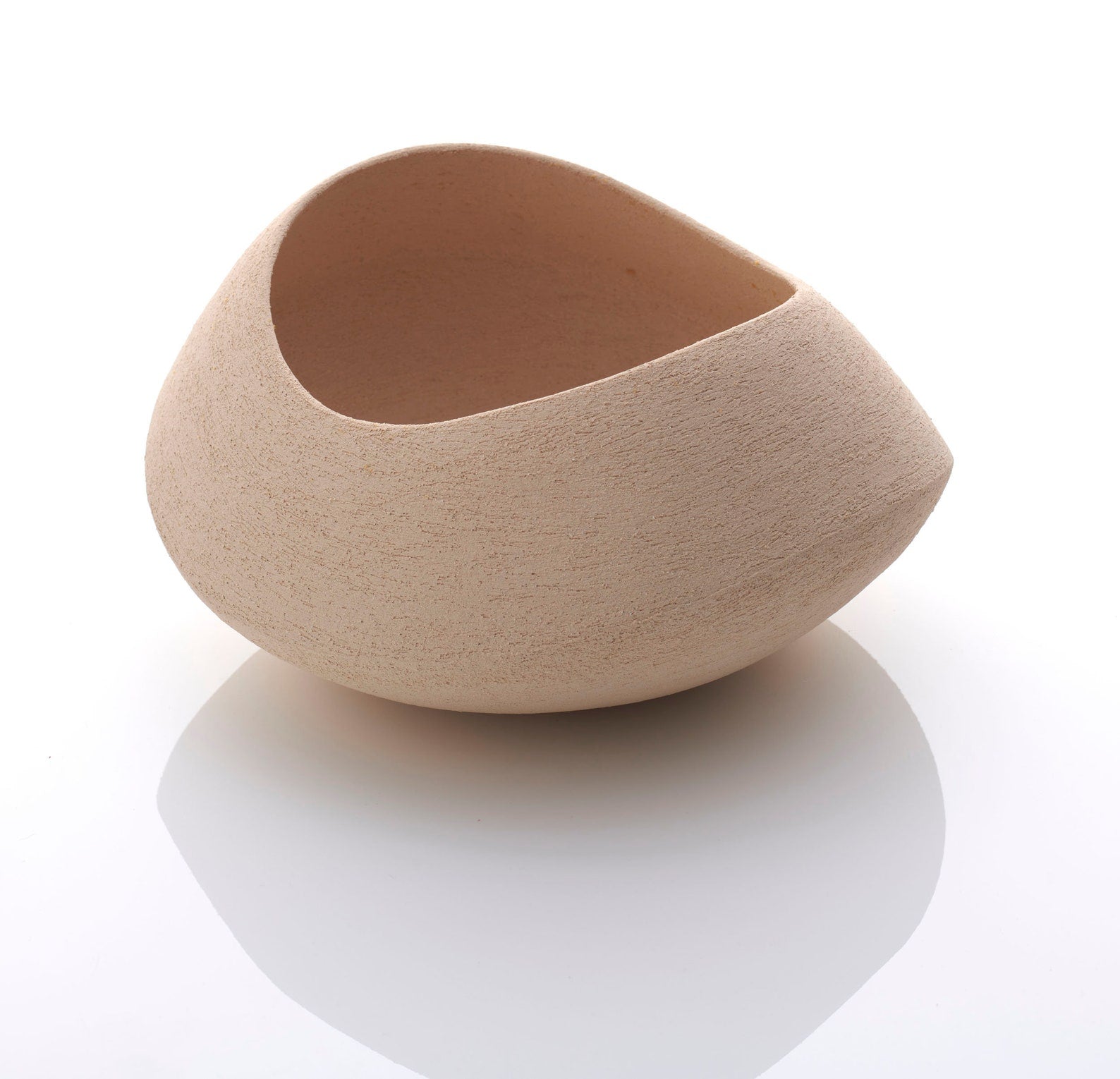 Minimalist ceramic centrepiece for living room