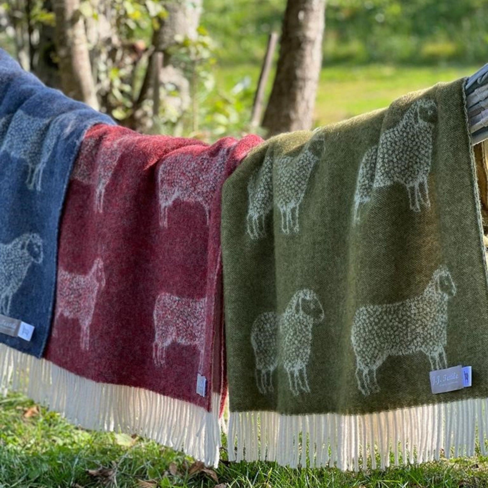 Mossy Green Sheep Wool Throw | Woven Blanket made from Pure Wool |