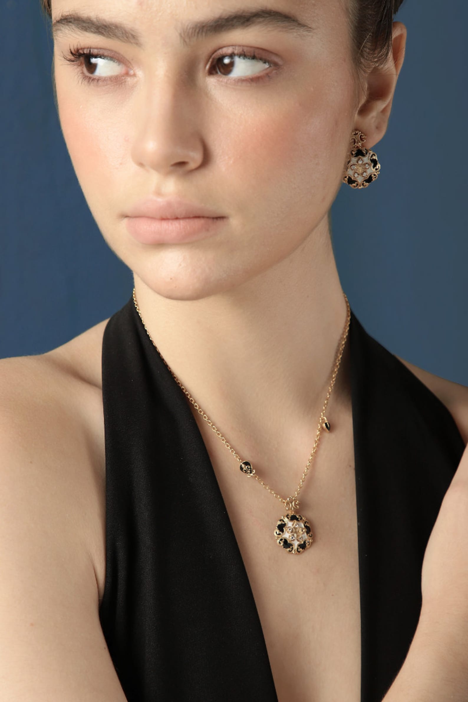 Round Pendant Necklace- Victorian Pendant