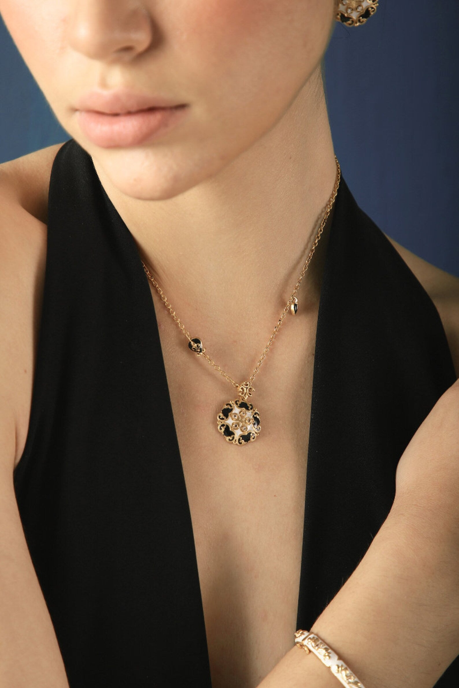 Round Pendant Necklace- Victorian Pendant