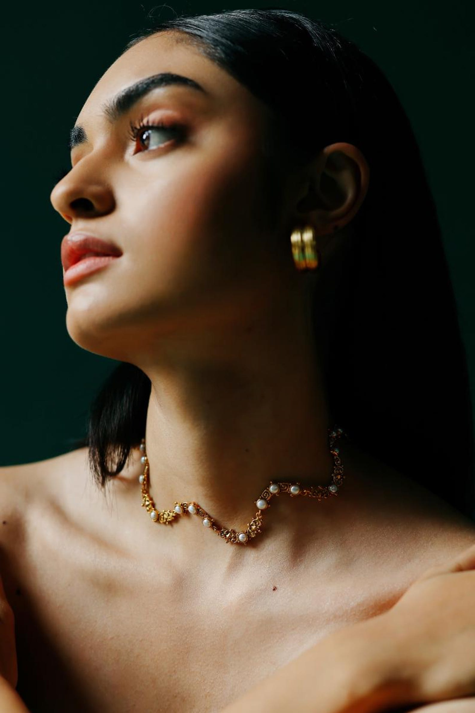 Statement Pearl Choker- Intricate Choker