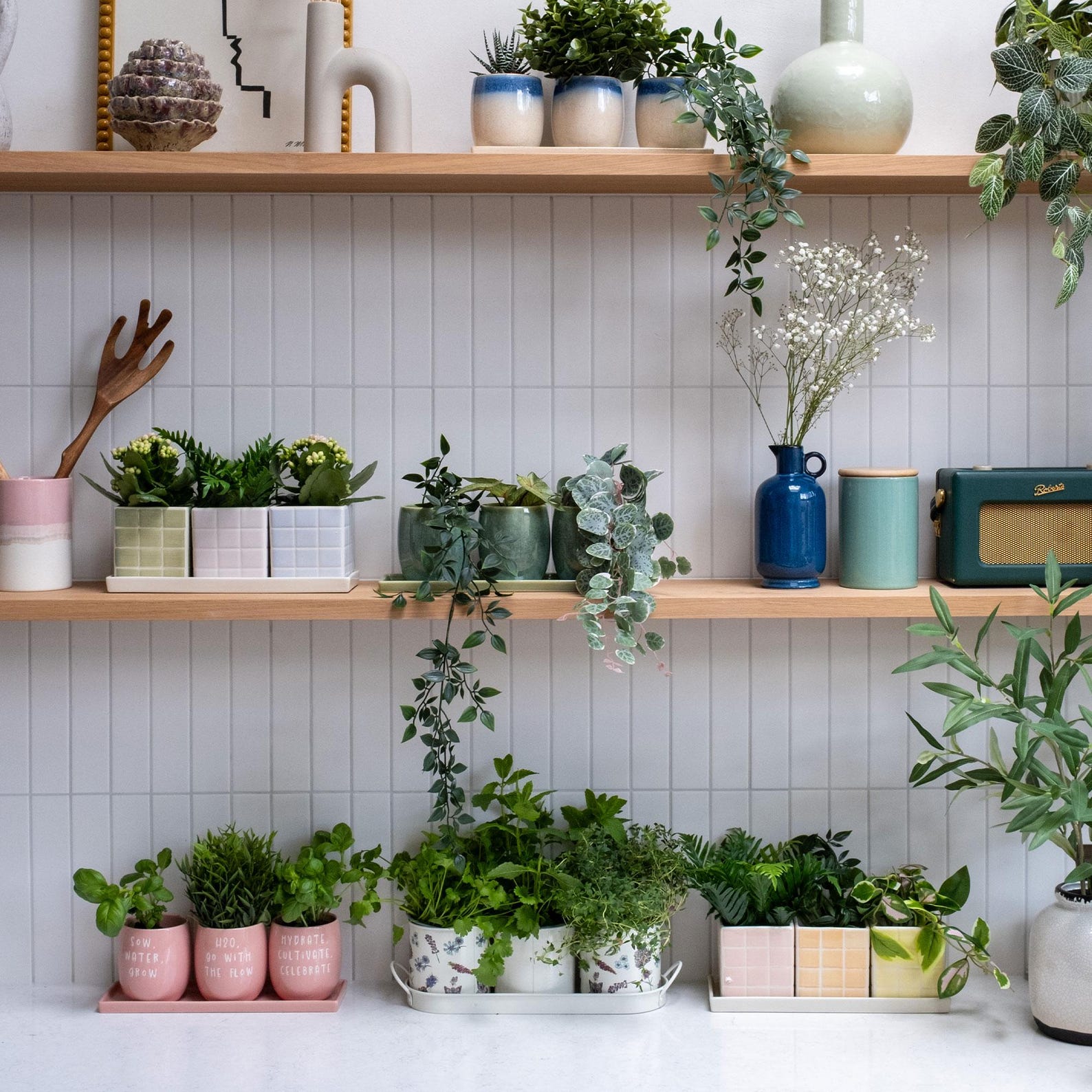Scandi Home Set of 3 Green Reactive Glazed Ceramic Planters with Tray