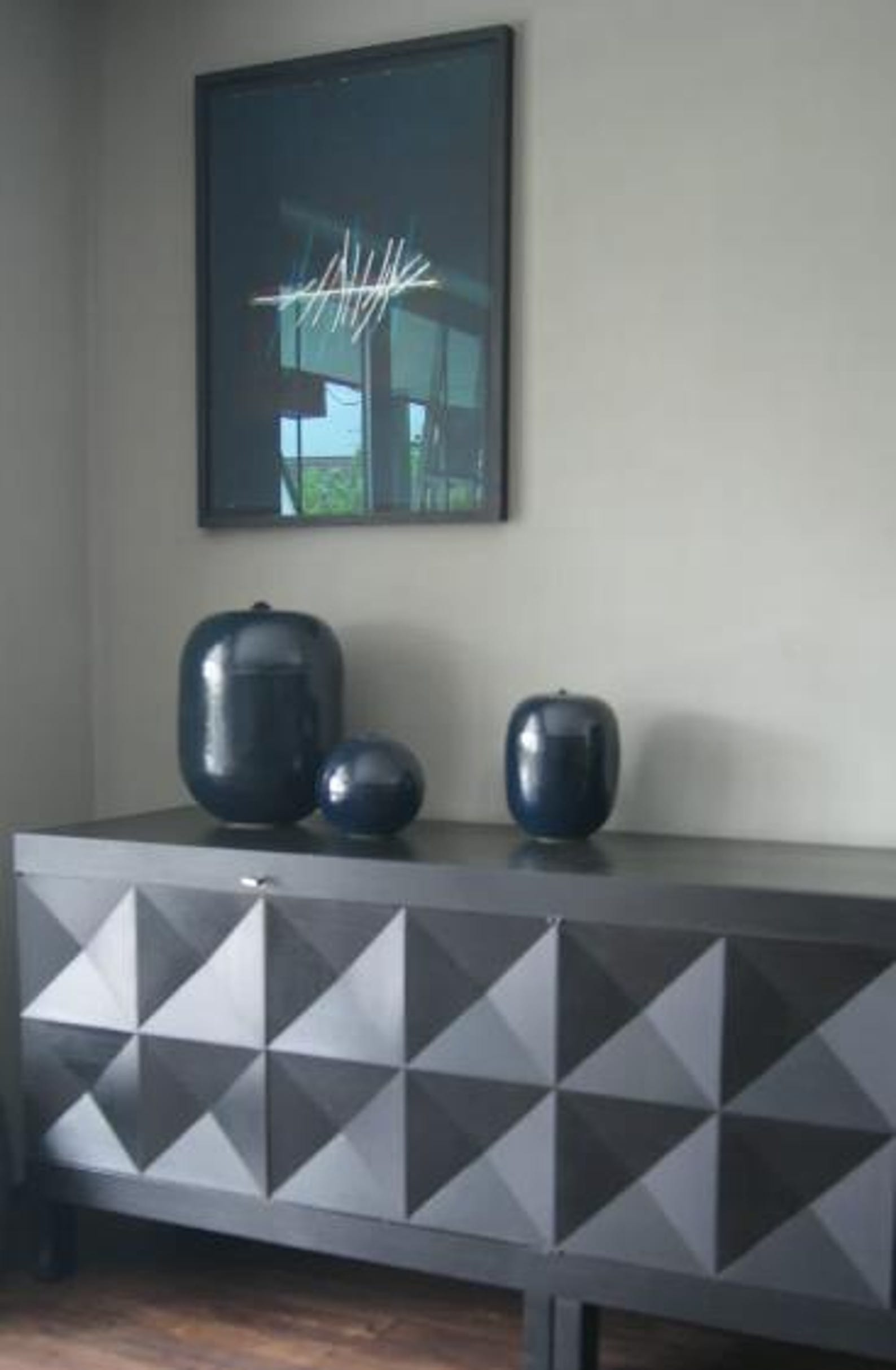 Modern shiny black ceramic vase - modern Japanese style