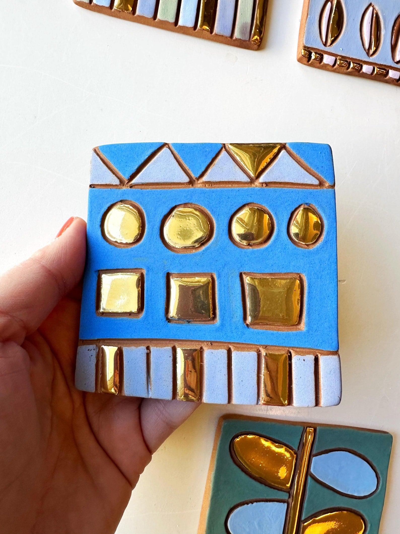 Golden Grid Tile