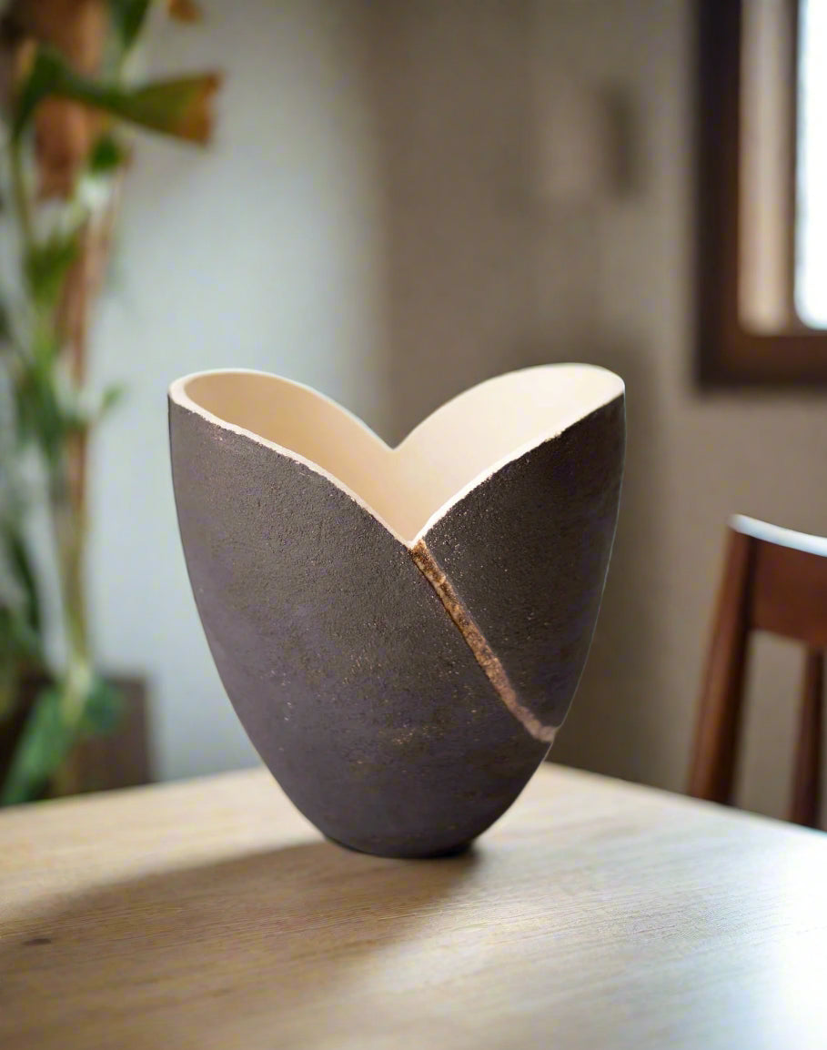 Handmade Elegant Ceramic Vase - Black