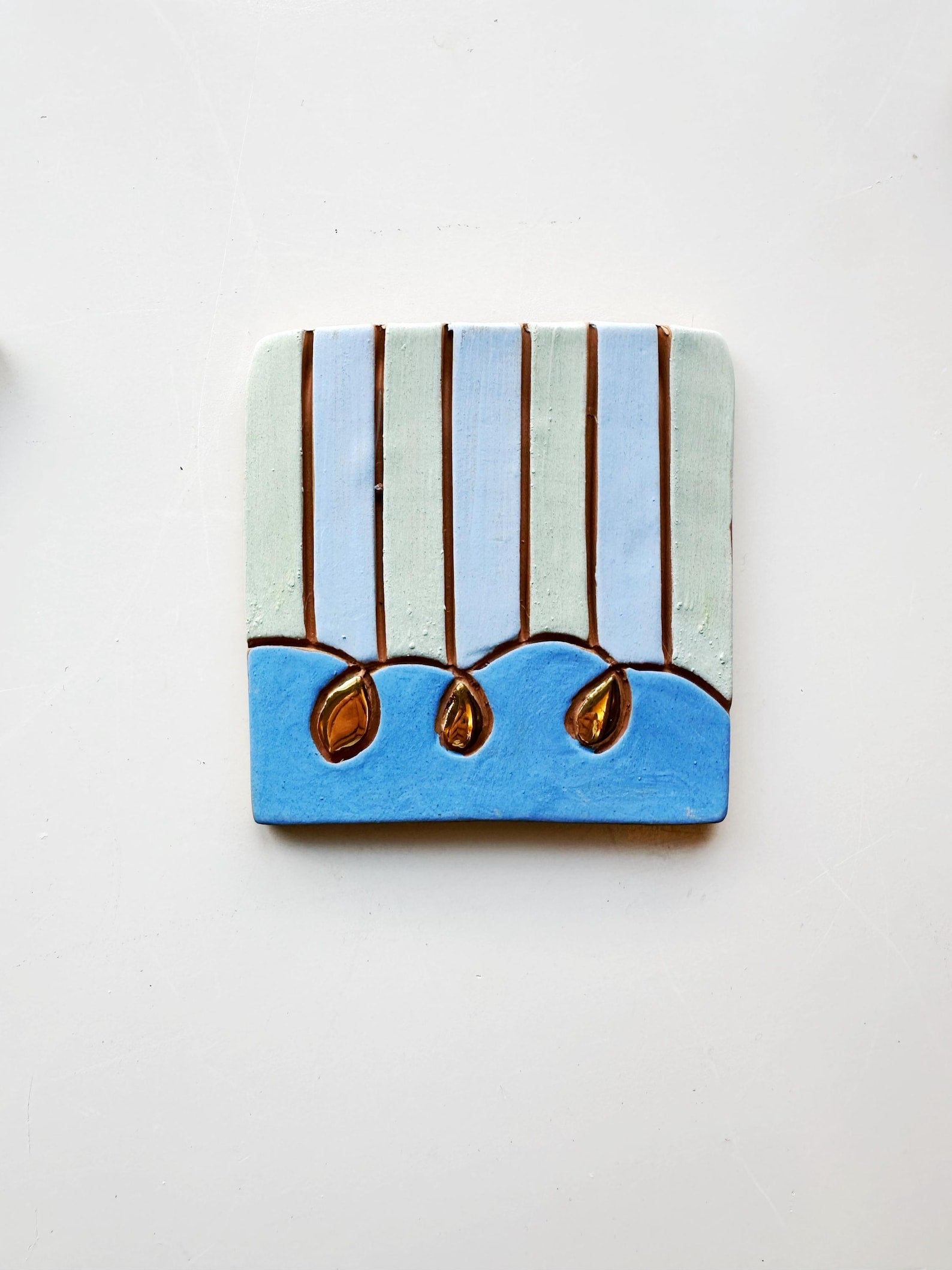 Striped Seeds Tile