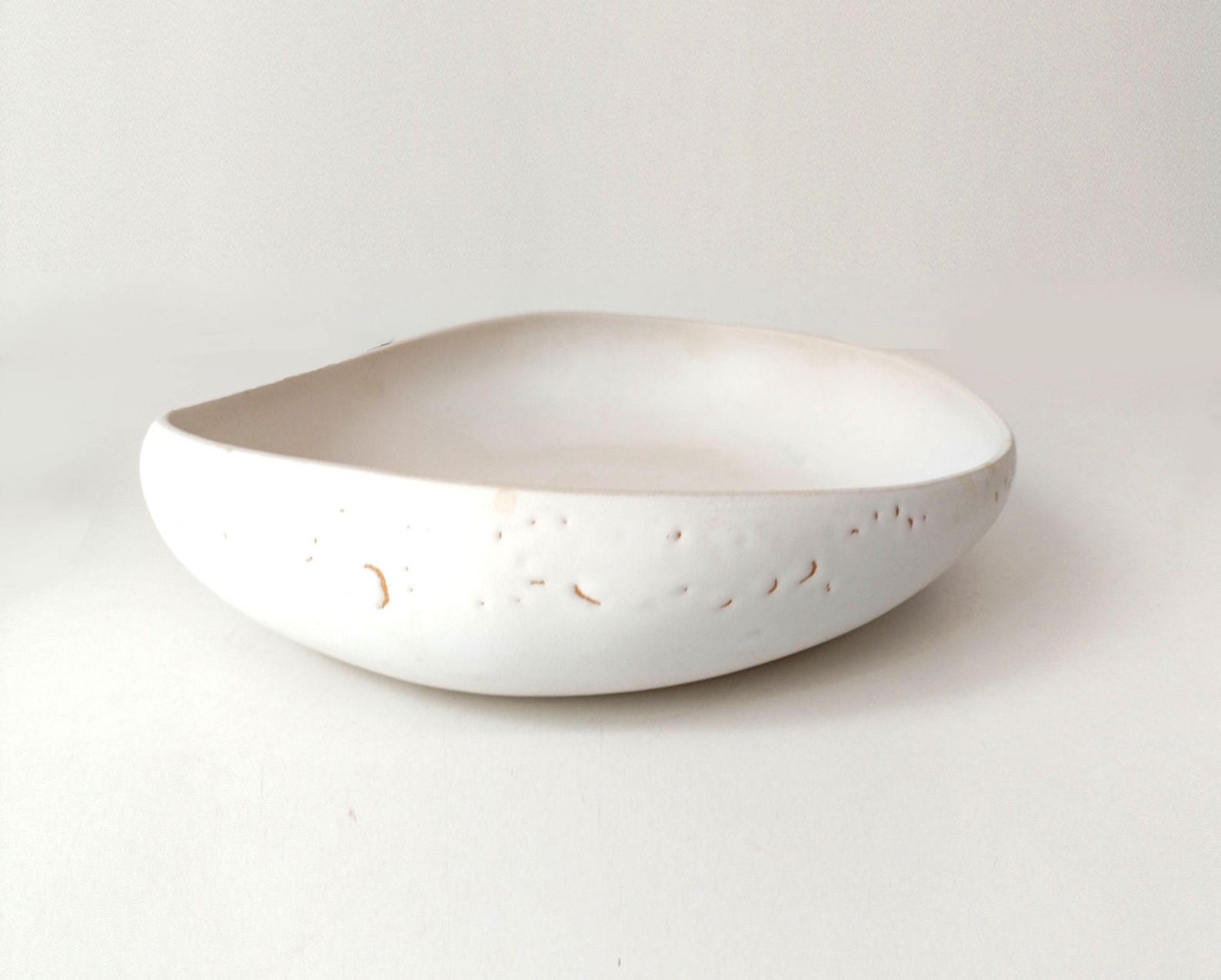 Modern white extra large artistic centerpiece