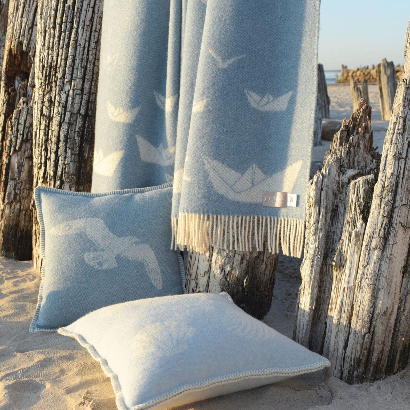 Seashells Cushion Cover | Woven from Pure Wool |