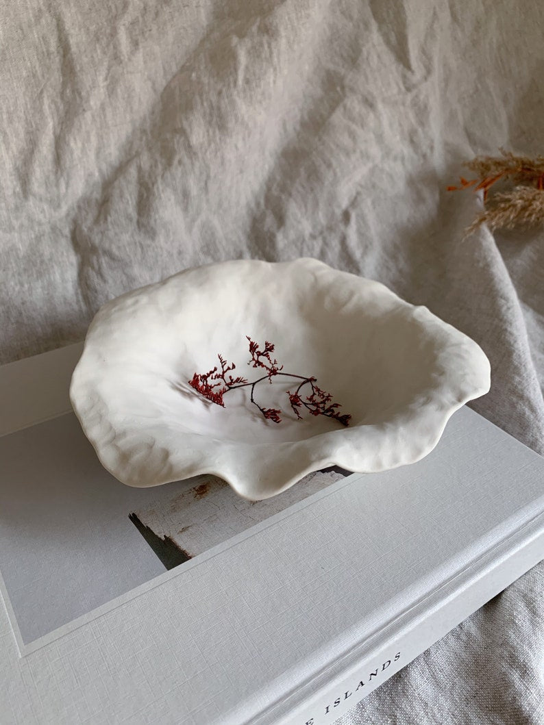 Porcelain decorative bowl, coffee table centrepiece
