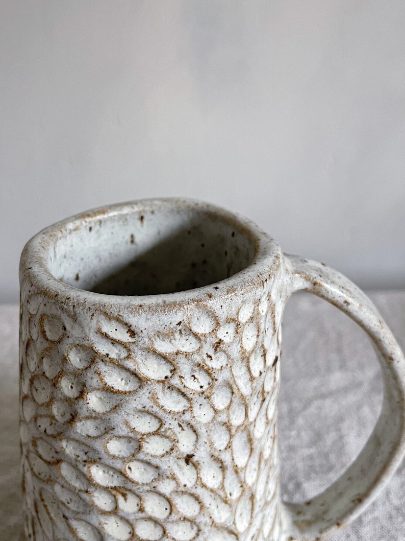 Carved detail 'Ophelia' Mug in Toasted glaze,