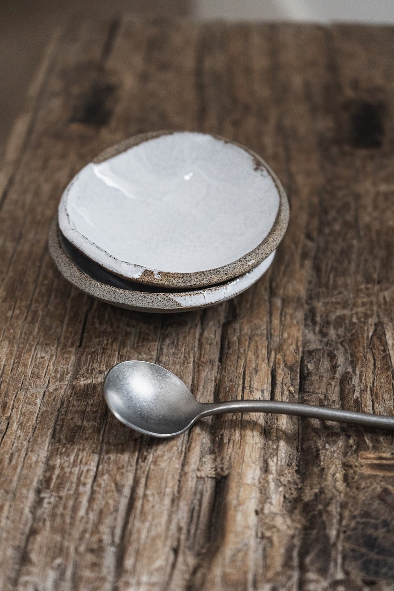 Aires Glossy White Pinch Bowl