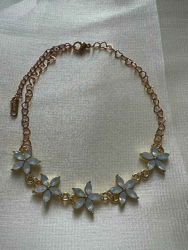 Beautiful white flower bracelet