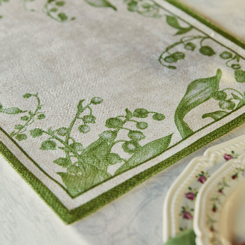 Green Lily Napinks Placemats Set of 6