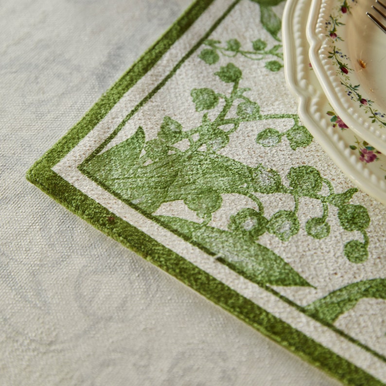 Green Lily Napinks Placemats Set of 6