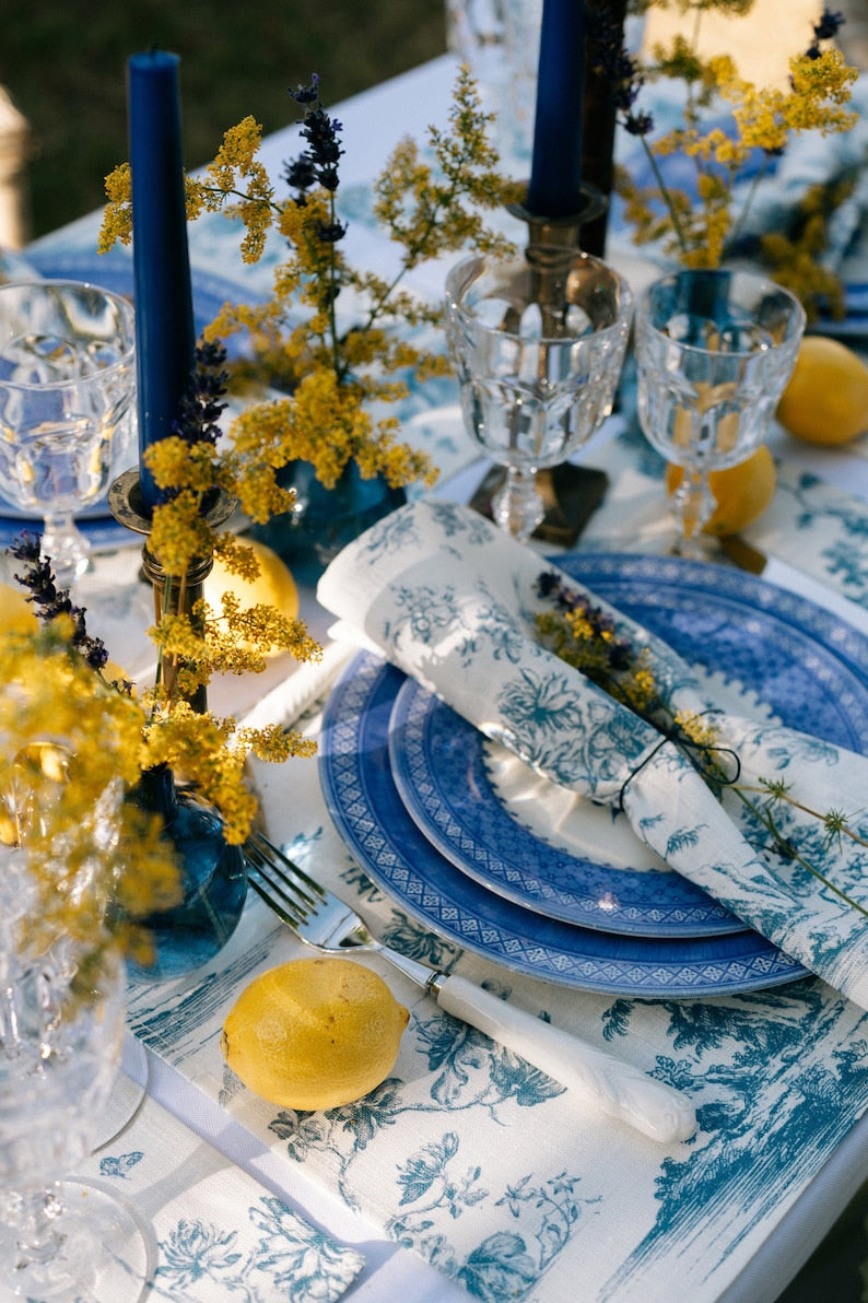 Toile de Jouy linen placemats (6 Placemats)