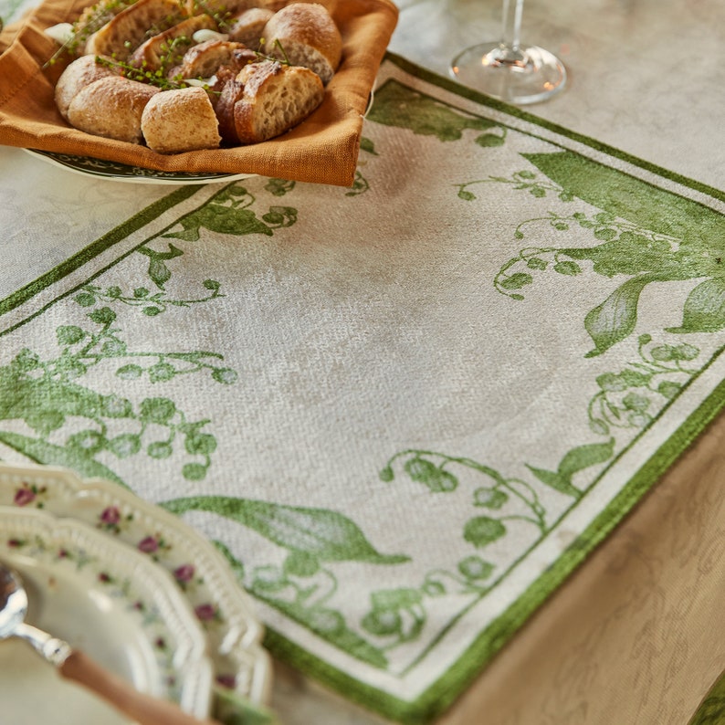 Green Lily Napinks Placemats Set of 6