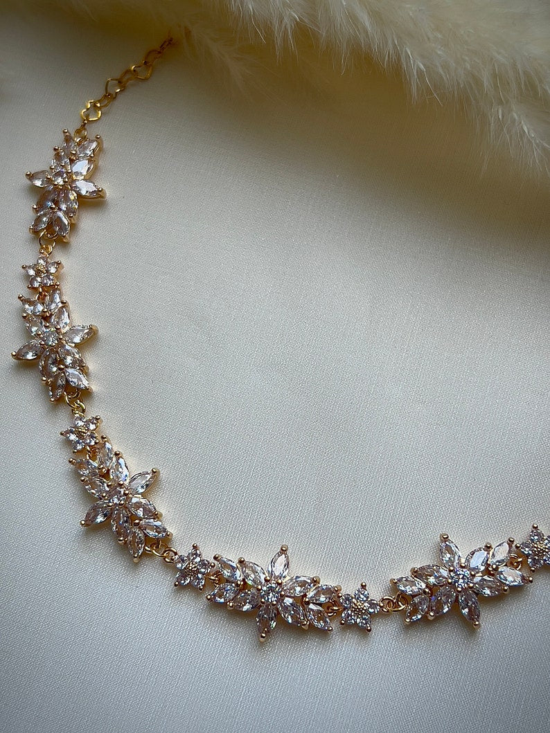Regal bridal floral white choker necklace