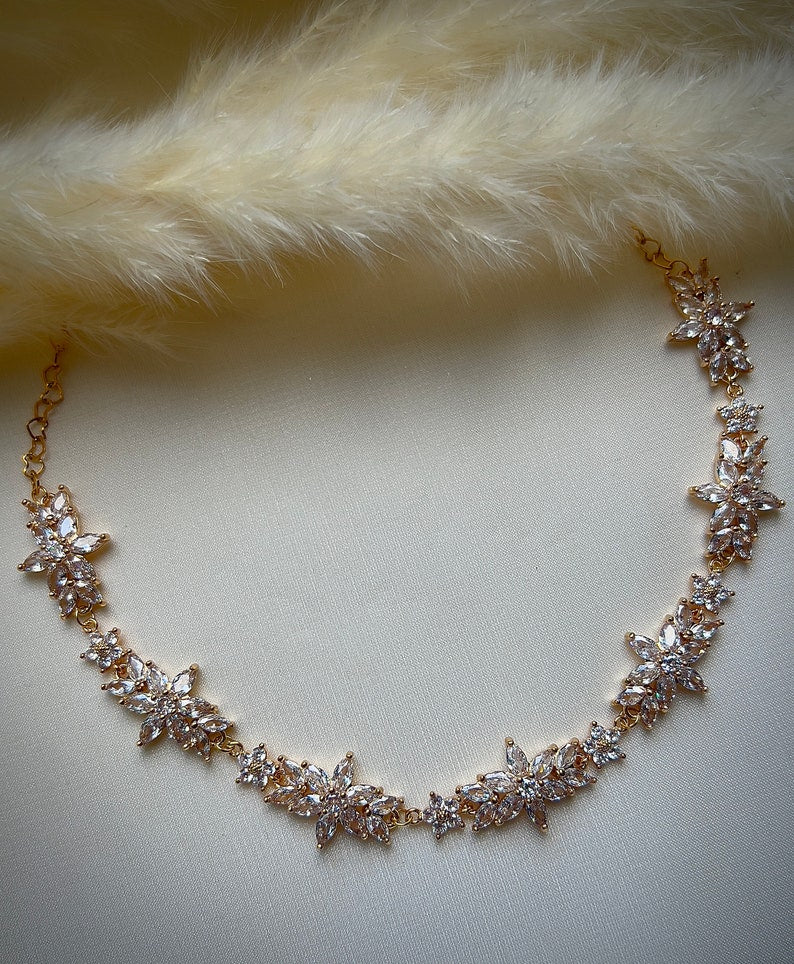 Regal bridal floral white choker necklace