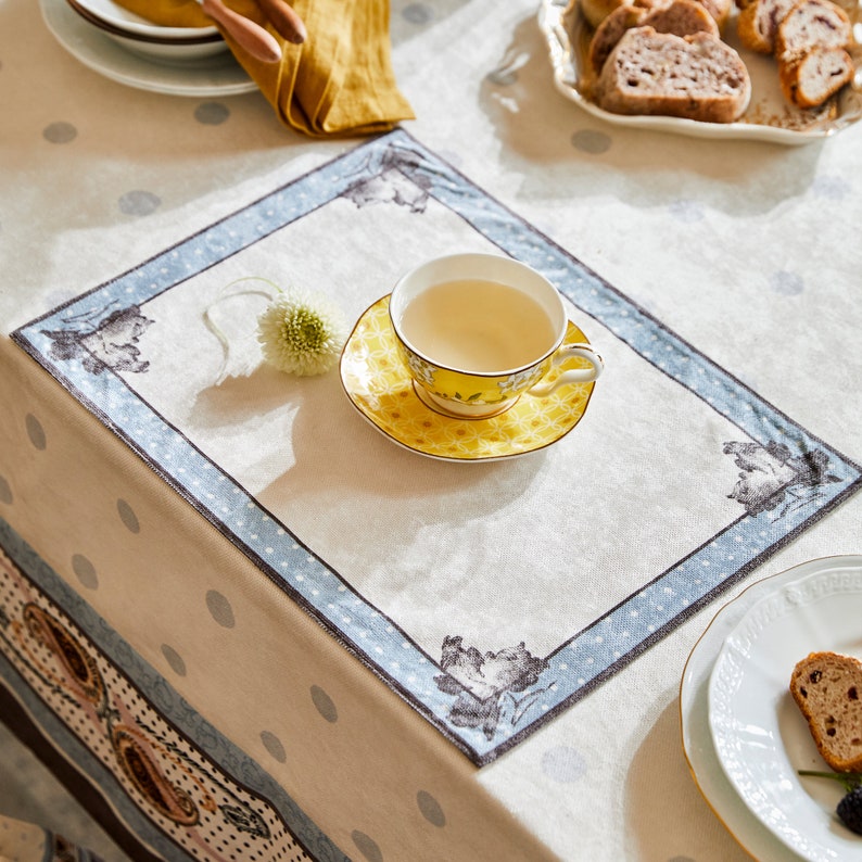 Minimalist French Elegance Placemat