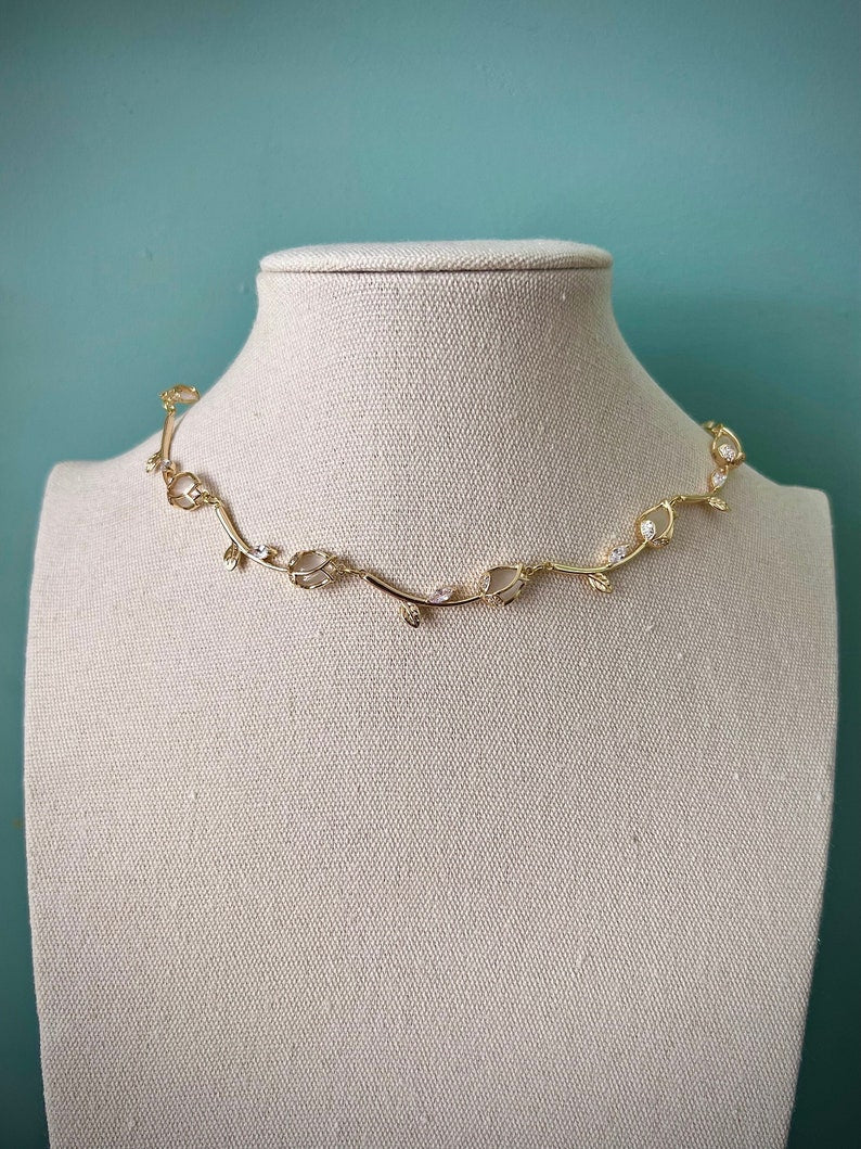Delicate white leafy vine rose choker necklace