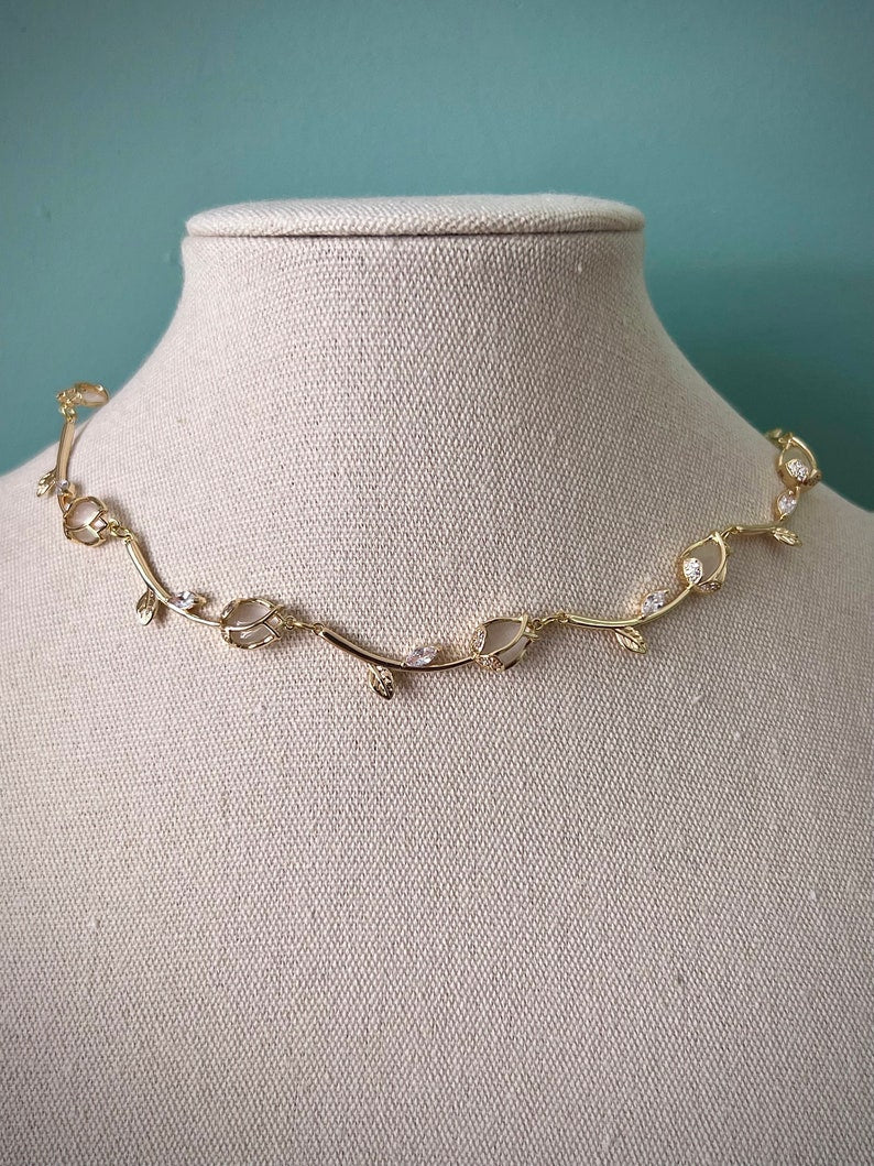 Delicate white leafy vine rose choker necklace