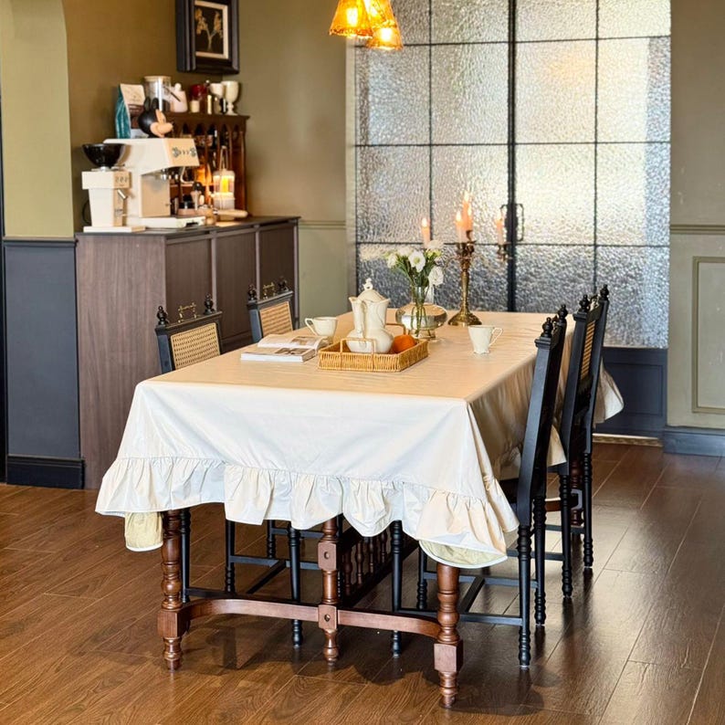 Waterproof Solid Color Minimalist Ruffled Edge Dining Table Cover