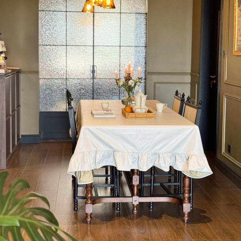 Waterproof Solid Color Minimalist Ruffled Edge Dining Table Cover