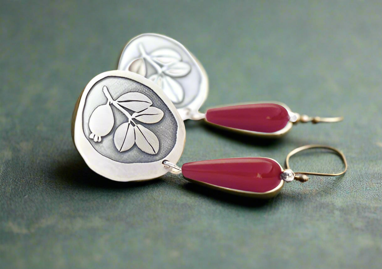 Alhambra Tiles Engraved Silver Earrings With Coral Arrayan