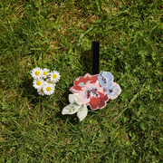 Rosa Christmas Decoration – Grass Flat Lay with Daisies