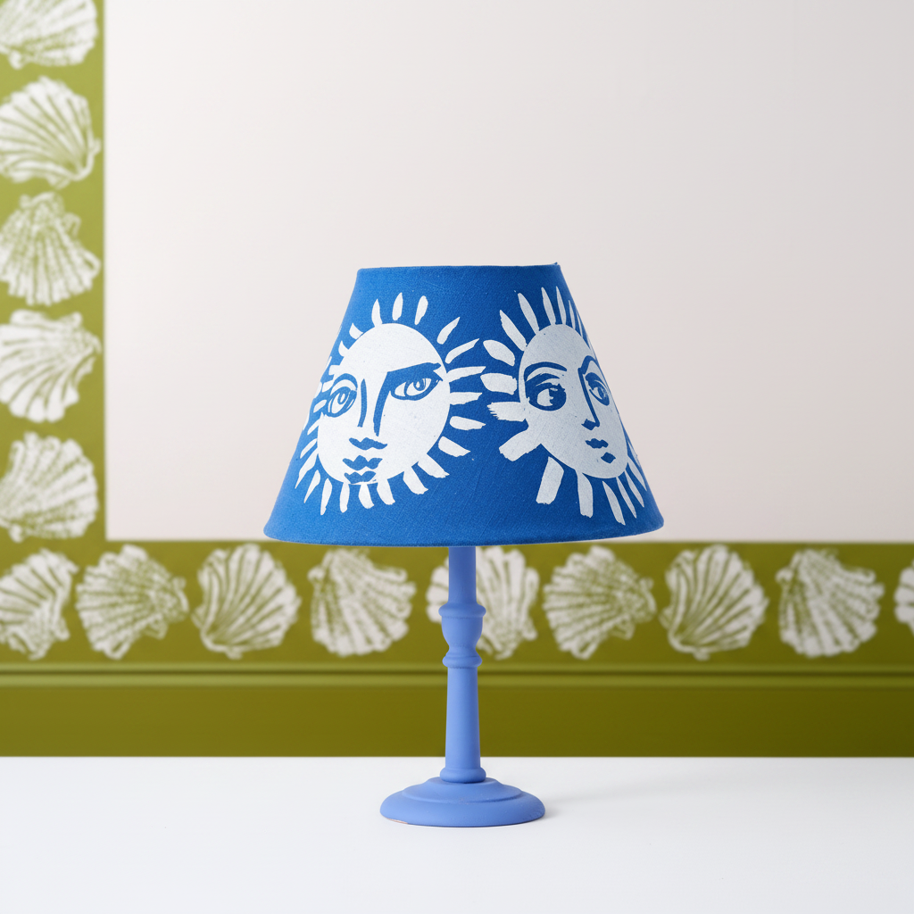 Sunne Lampshade Azure – Sunne Border Olive Wallpaper